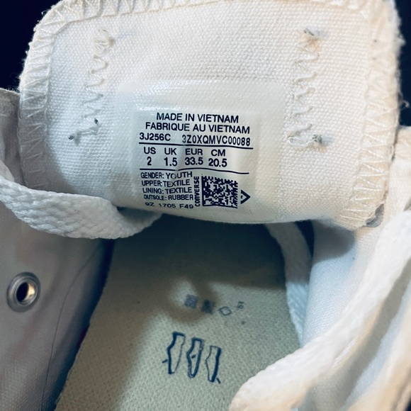 Kids Converse Shoes - Size 2Y - Picture 5 of 5